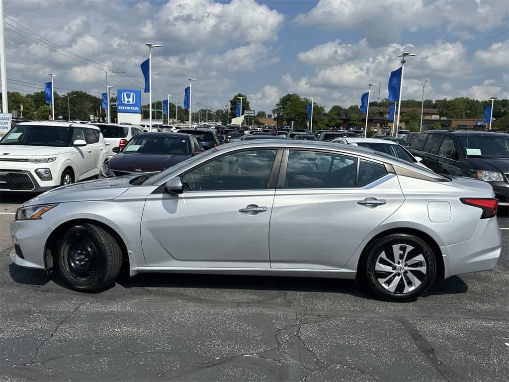 Used 2019 Nissan Altima S with VIN 1N4BL4BV1KC195937 for sale in Waukesha, WI