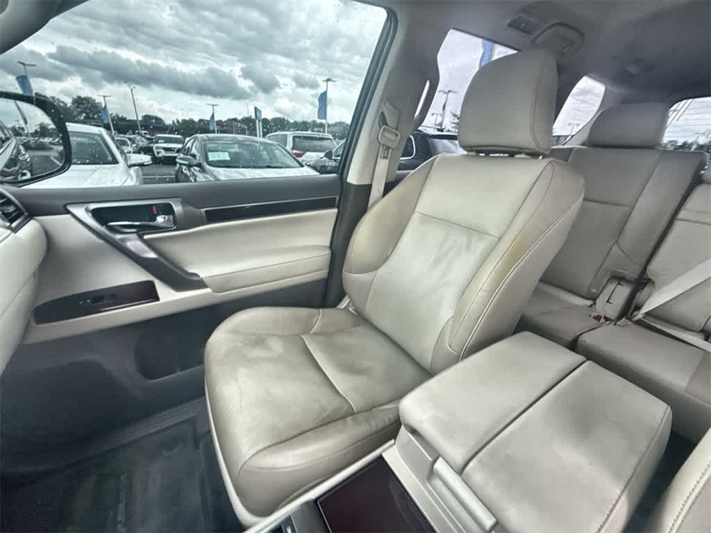 Thumbnail: 2016 Lexus GX - 21