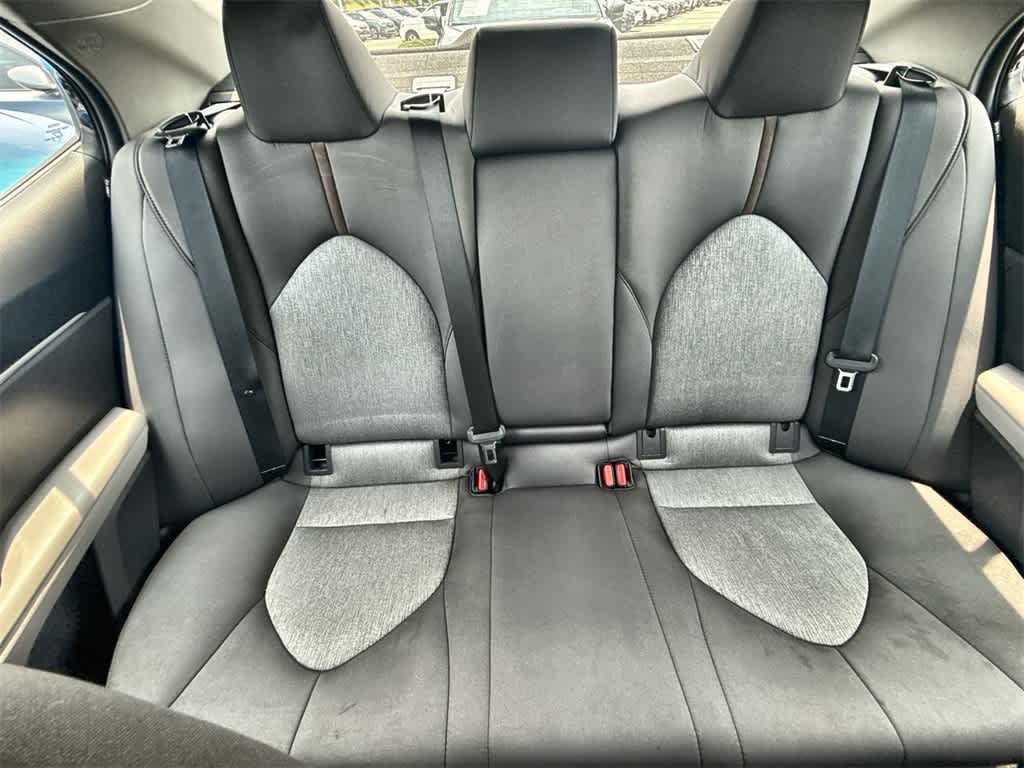 2019 Toyota Camry LE 18