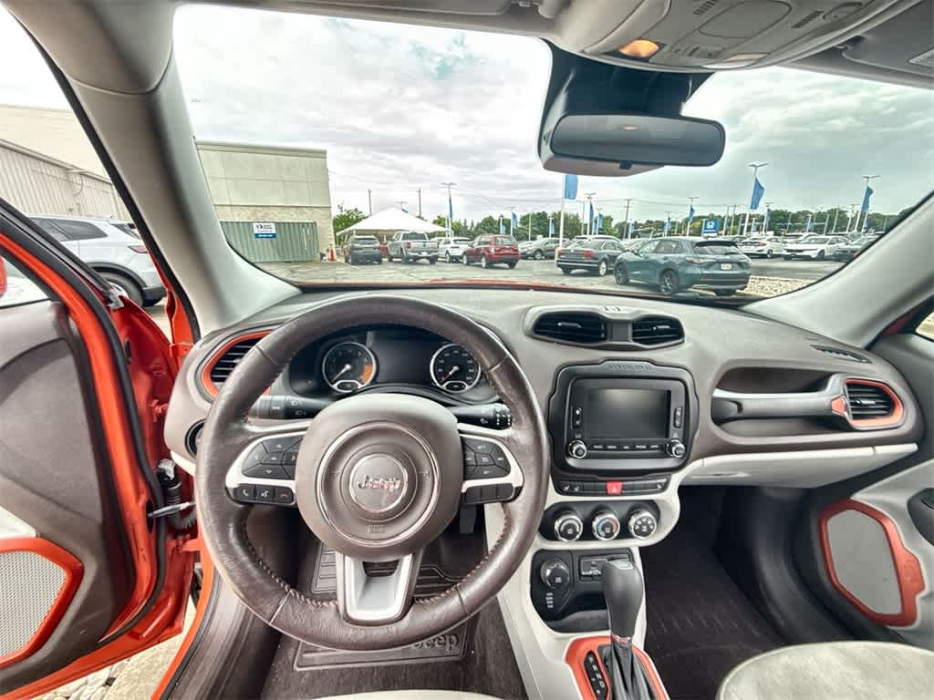 Thumbnail: 2017 Jeep Renegade - 14
