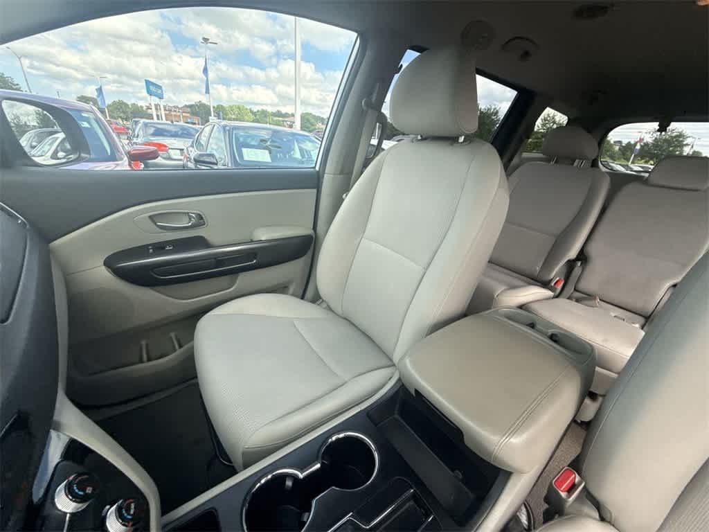 Thumbnail: 2021 Kia Sedona - 21