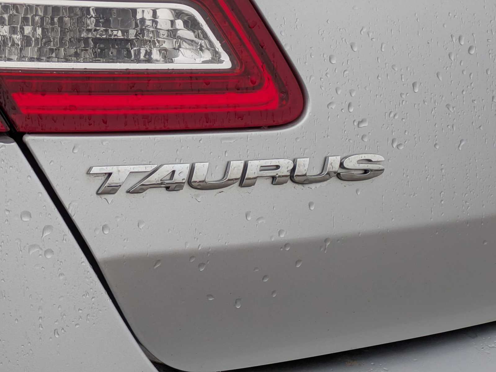 Thumbnail: 2013 Ford Taurus - 12