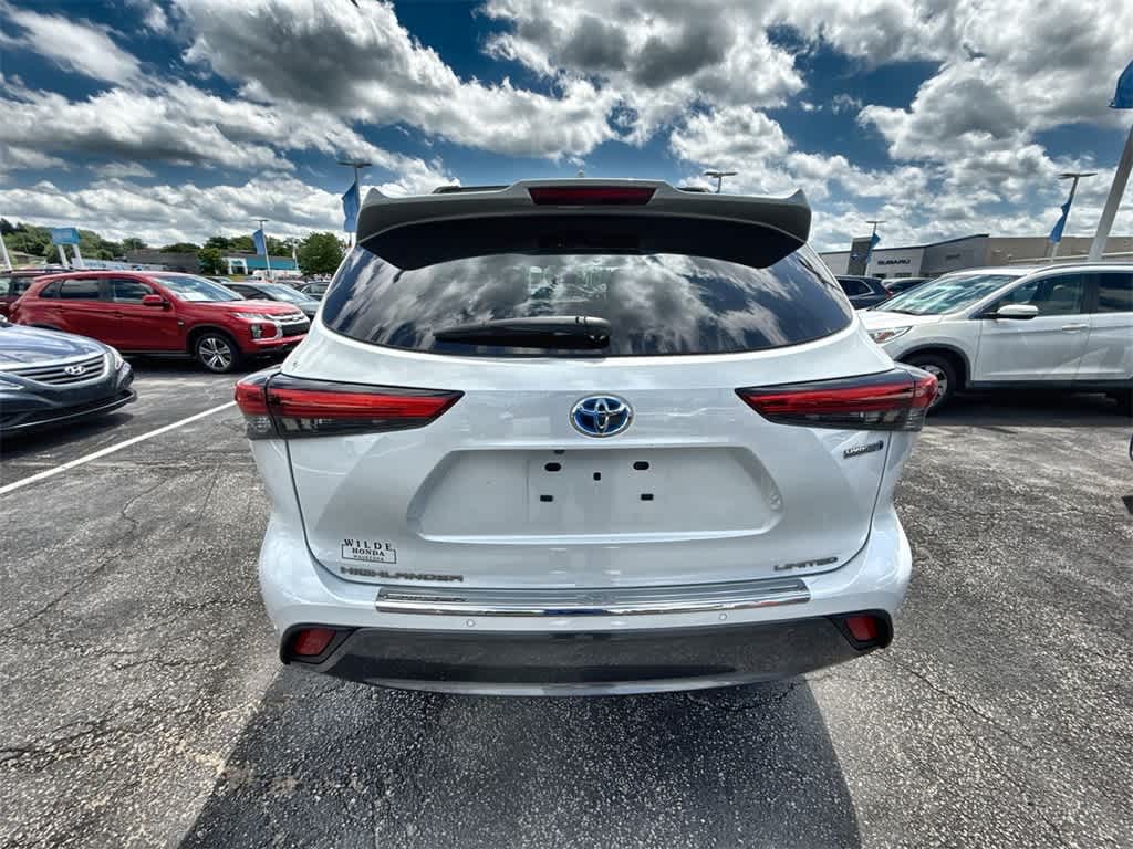 Thumbnail: 2022 Toyota Highlander - 12