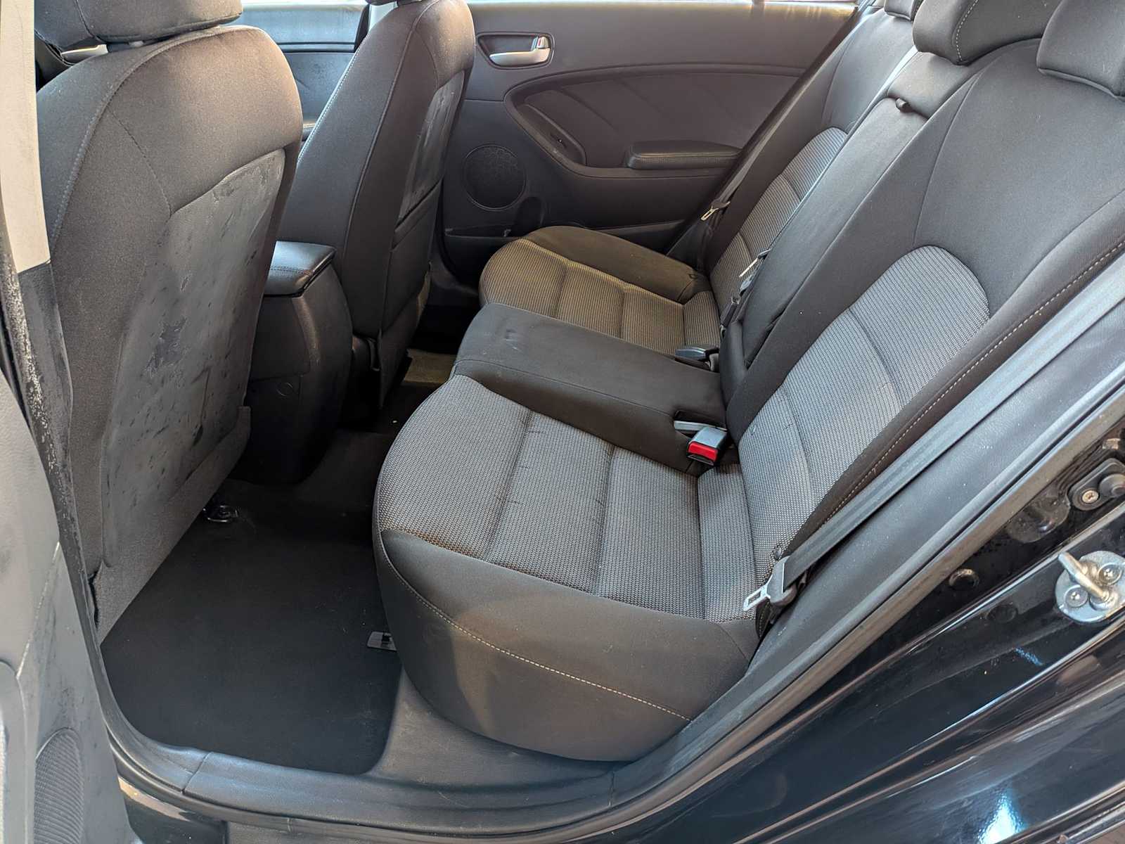 Thumbnail: 2017 Kia Forte - 15