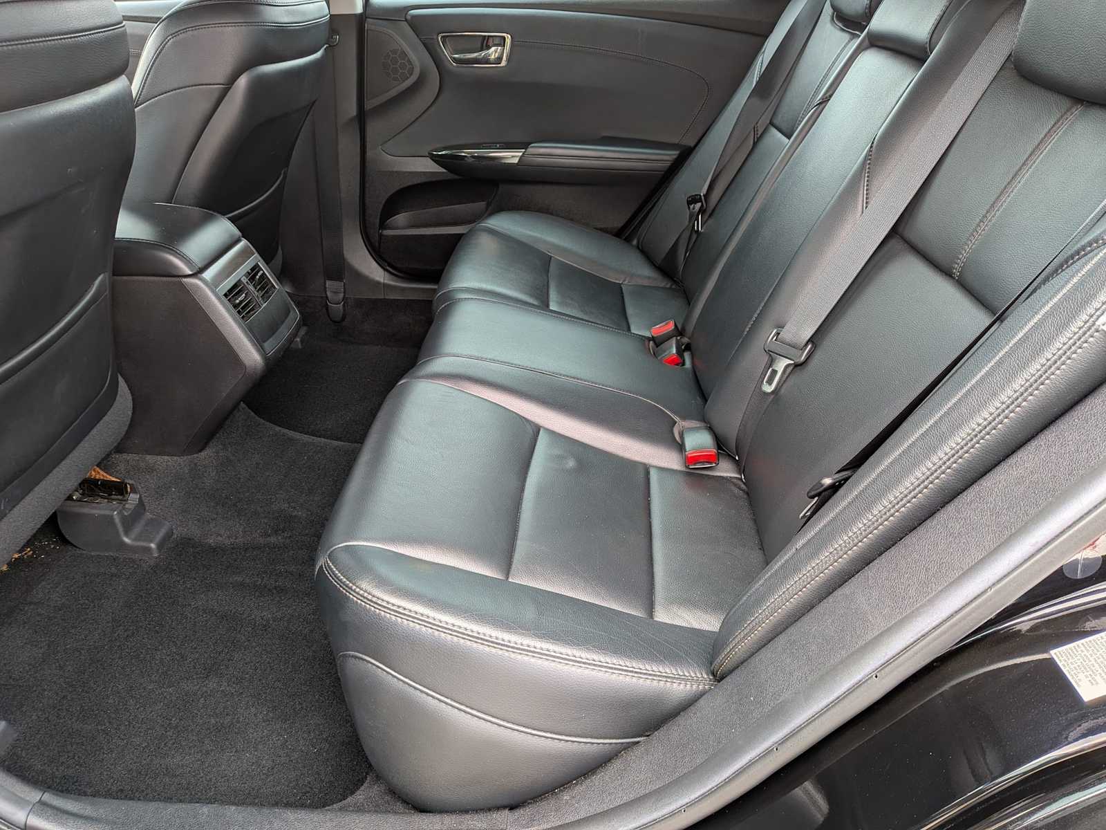 Thumbnail: 2016 Toyota Avalon - 18