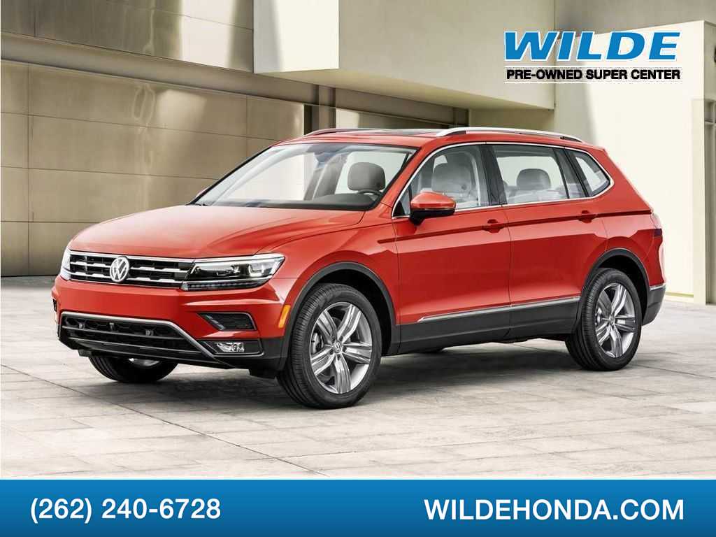 2018 Volkswagen Tiguan 2.0T -
                  Waukesha, WI