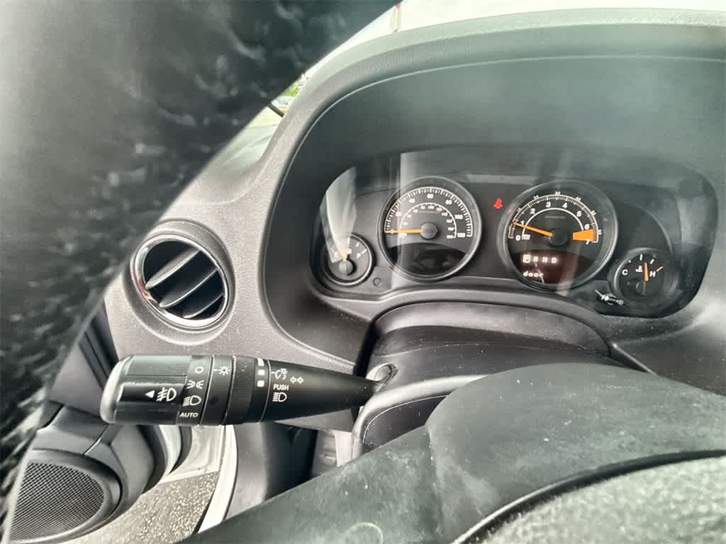 Thumbnail: 2016 Jeep Patriot - 25