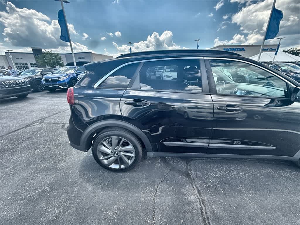 Thumbnail: 2017 Kia Niro - 6