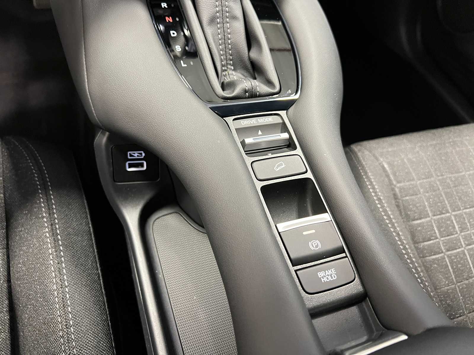 2025 Honda HR-V LX 19