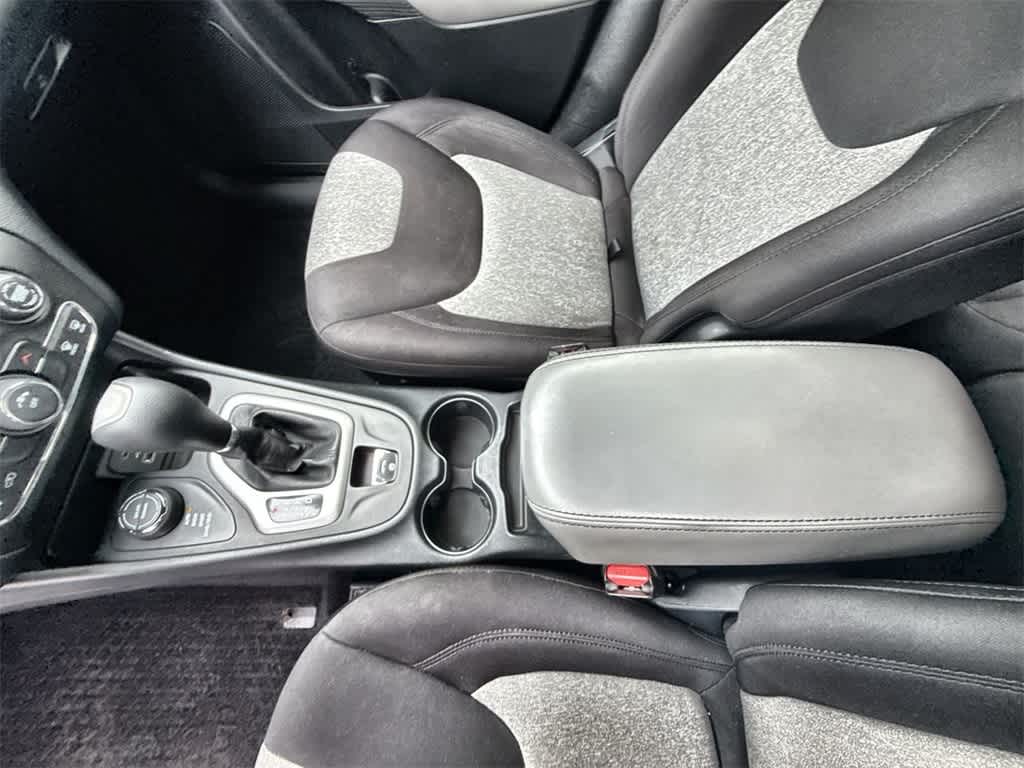 Thumbnail: 2014 Jeep Cherokee - 26