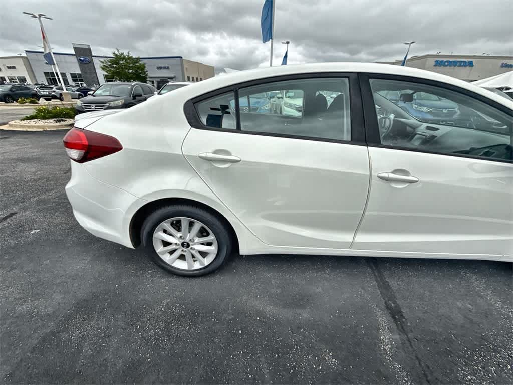Thumbnail: 2017 Kia Forte - 6