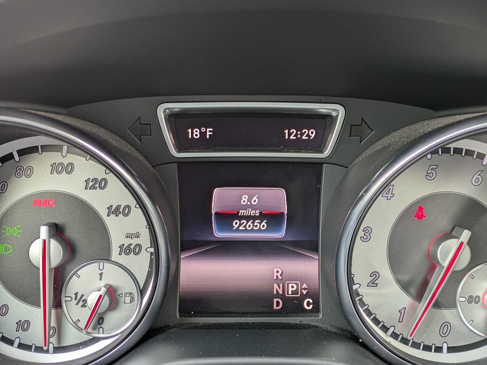 Thumbnail: 2016 Mercedes-Benz GLA - 32