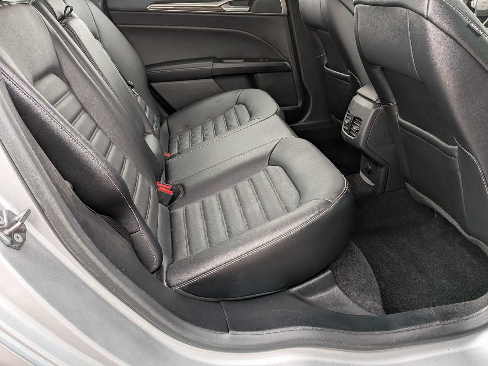 Thumbnail: 2017 Ford Fusion - 19