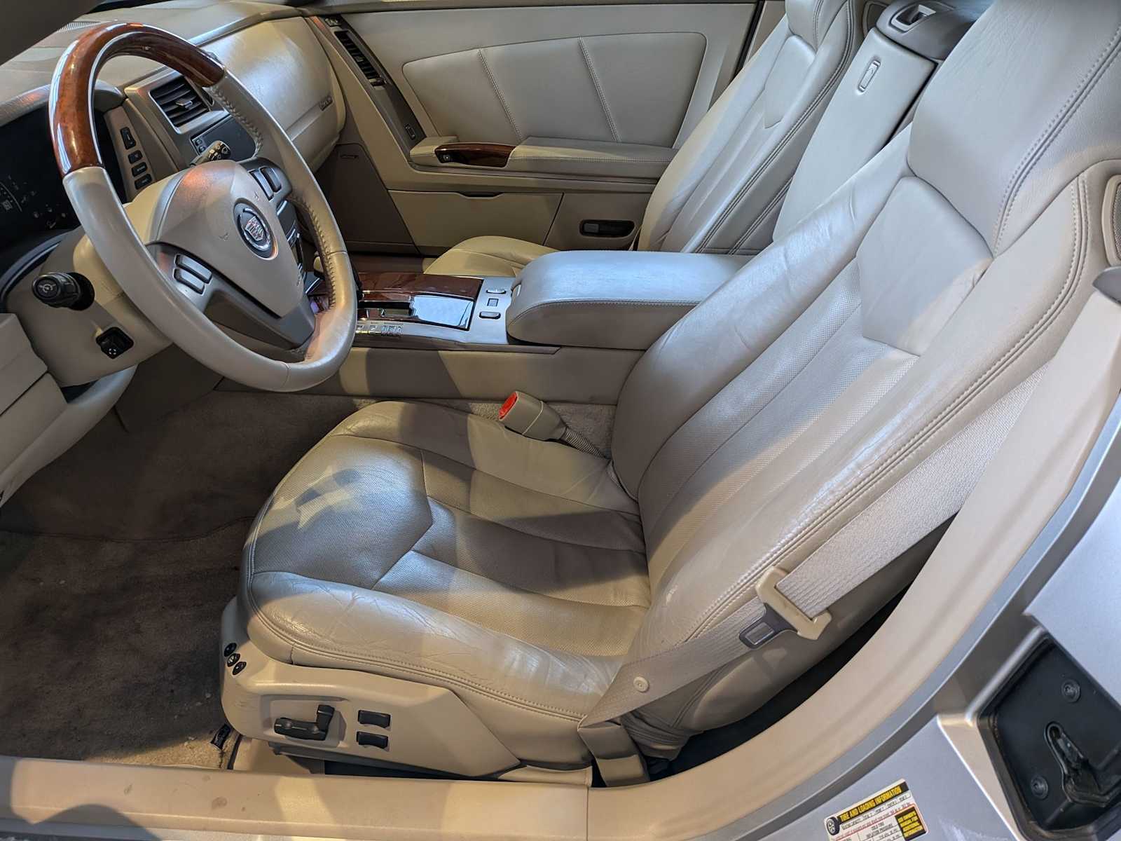 Thumbnail: 2005 Cadillac XLR - 14