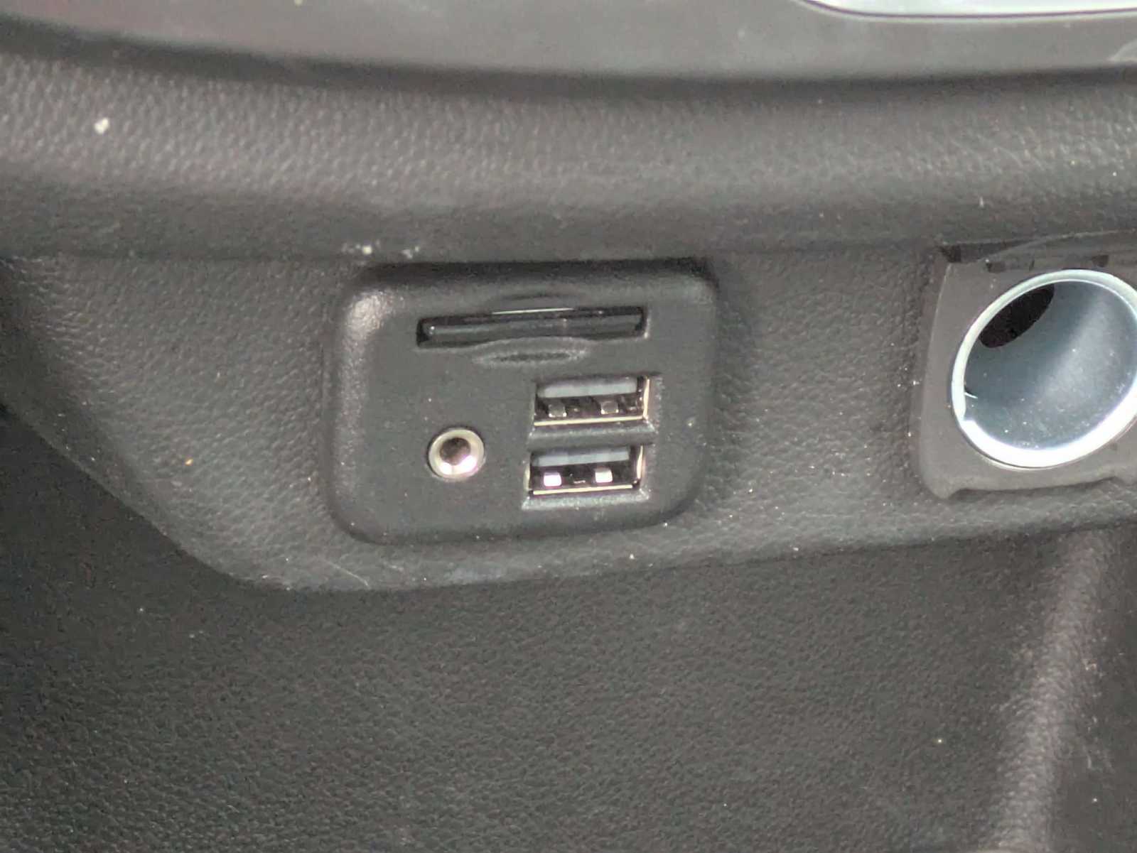 Thumbnail: 2022 Chevrolet Traverse - 31