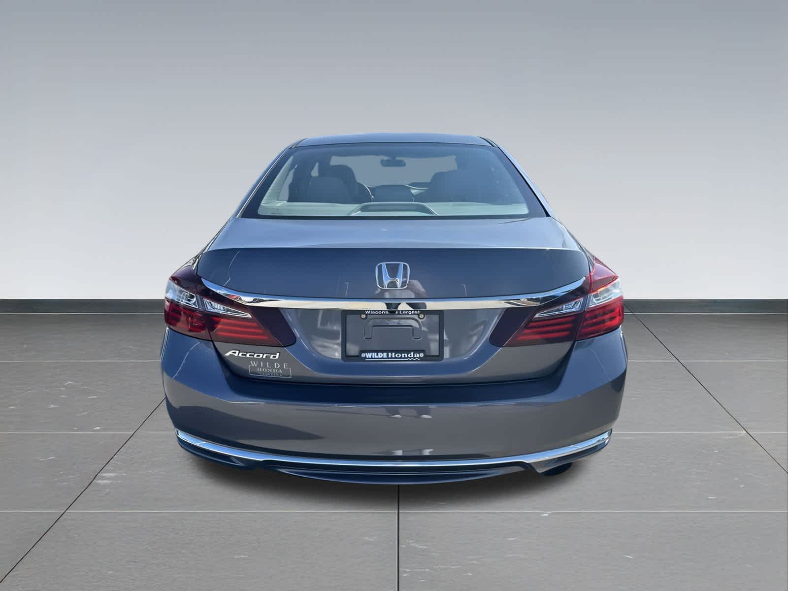 2017 Honda Accord LX photo 4