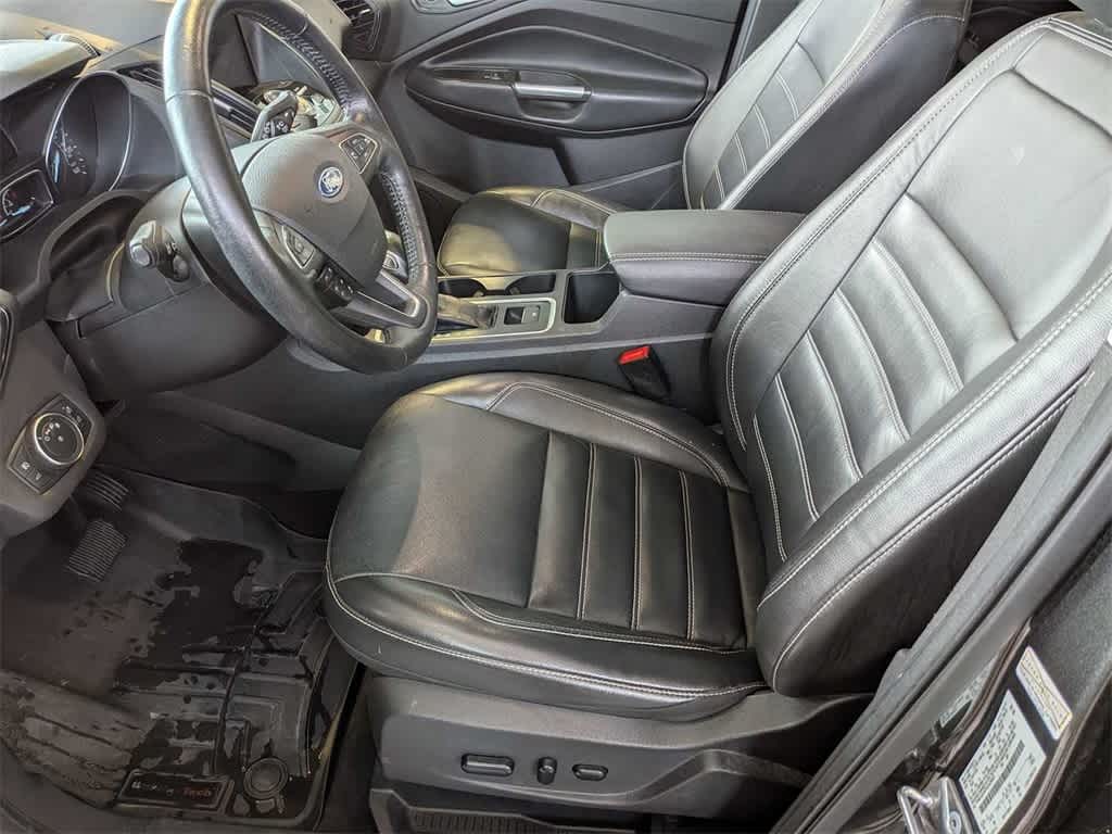 Thumbnail: 2019 Ford Escape - 15