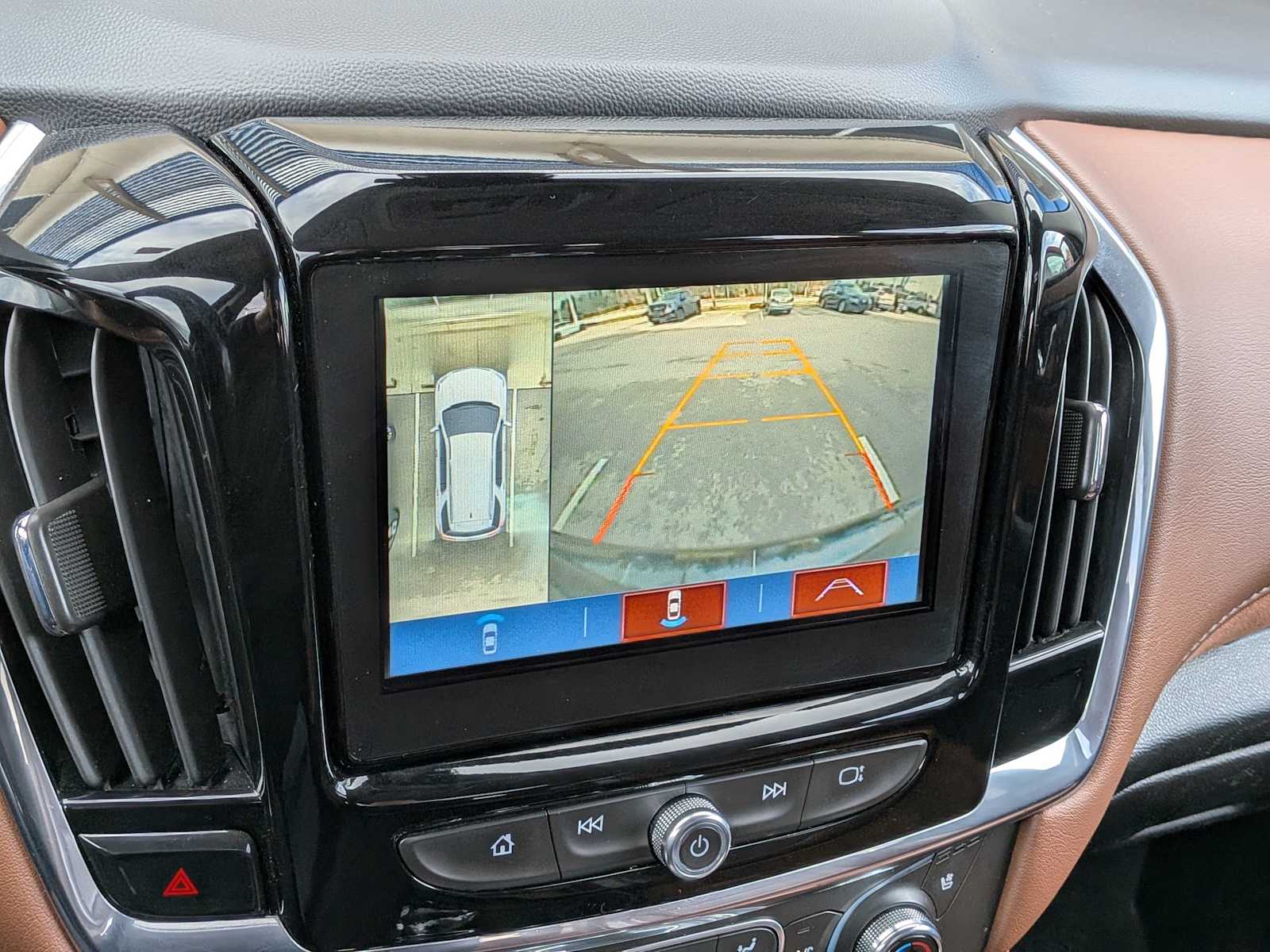 Thumbnail: 2019 Chevrolet Traverse - 29