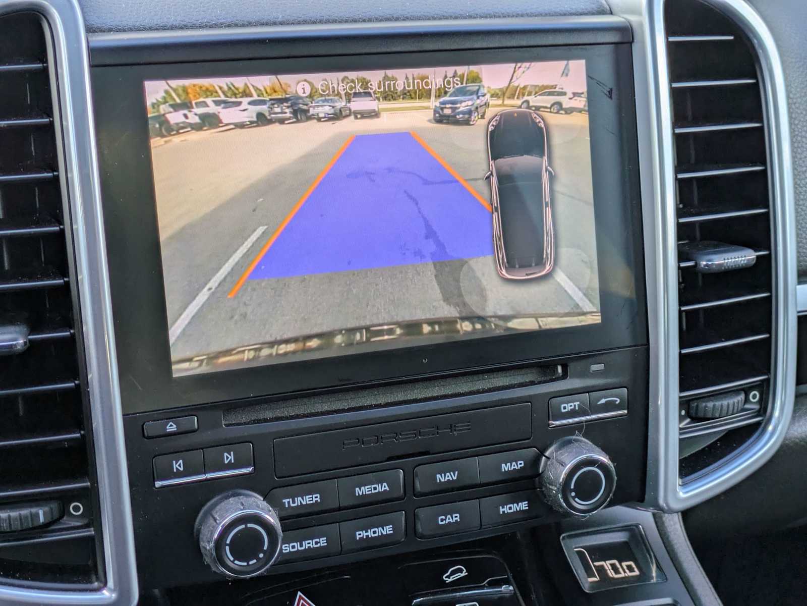 Thumbnail: 2017 Porsche Cayenne - 29