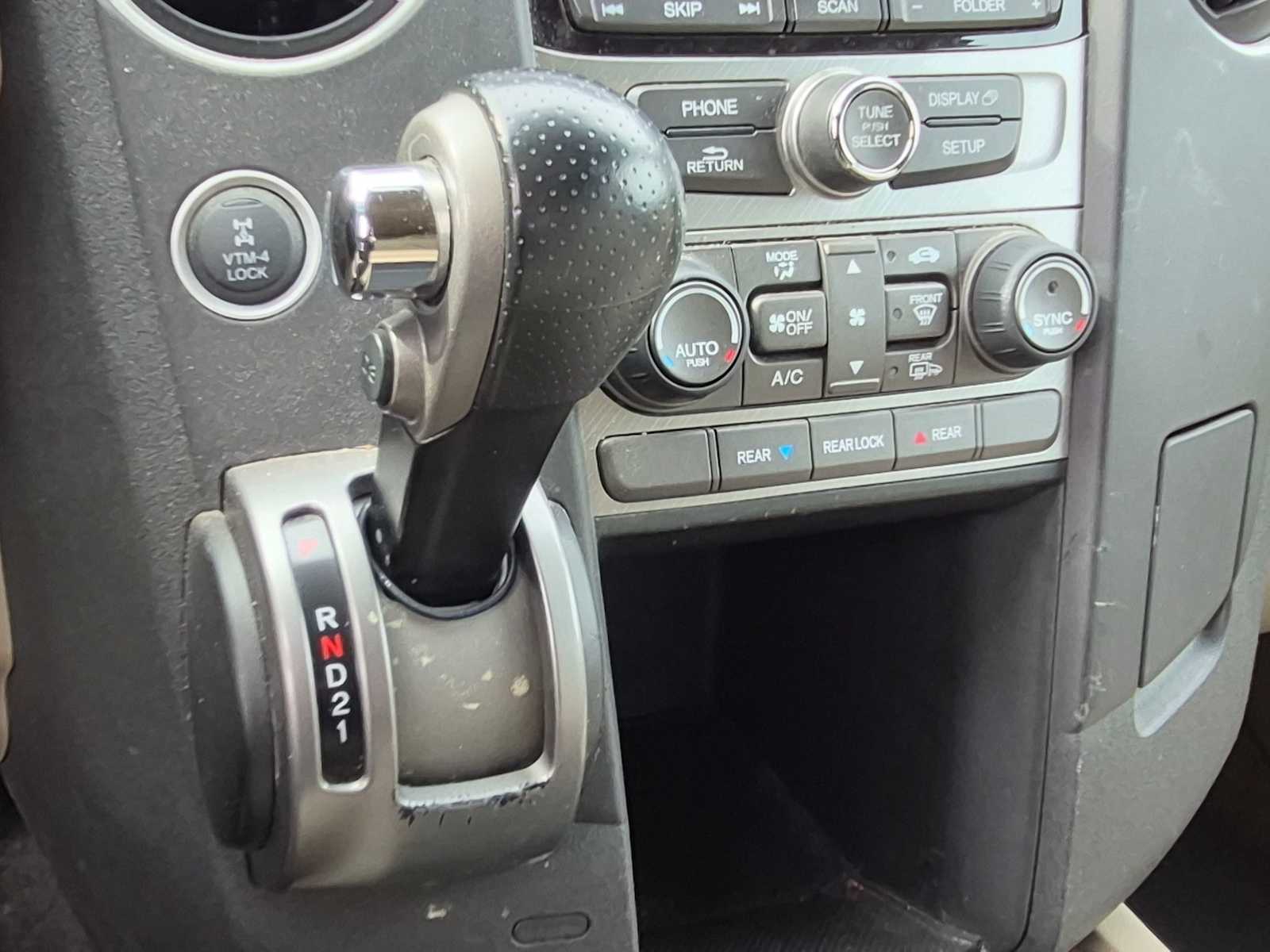 Thumbnail: 2013 Honda Pilot - 26