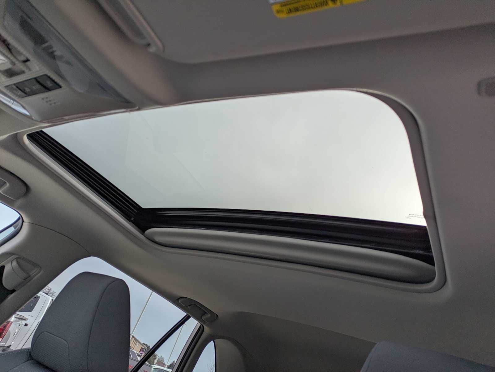 Thumbnail: 2023 Toyota RAV4 - 18