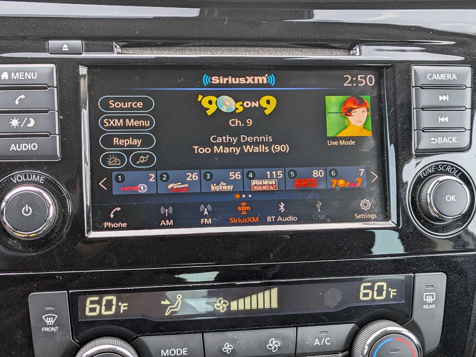 Thumbnail: 2021 Nissan Rogue Sport - 27