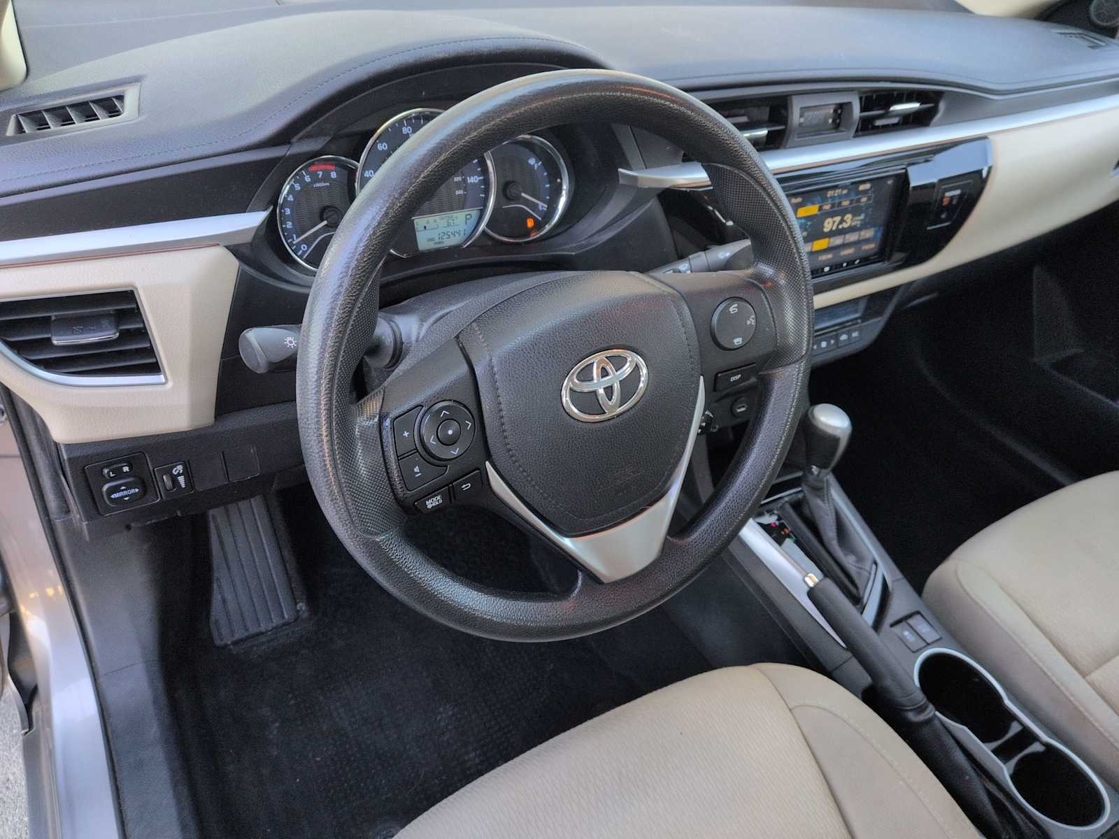 Thumbnail: 2015 Toyota Corolla - 2