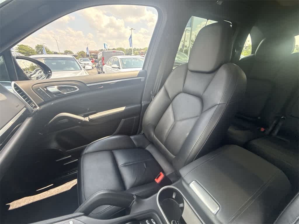 Thumbnail: 2015 Porsche Cayenne - 21