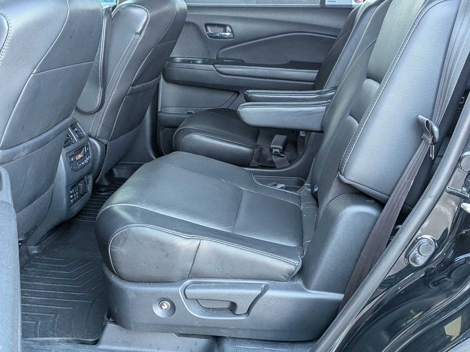 Thumbnail: 2018 Honda Pilot - 20