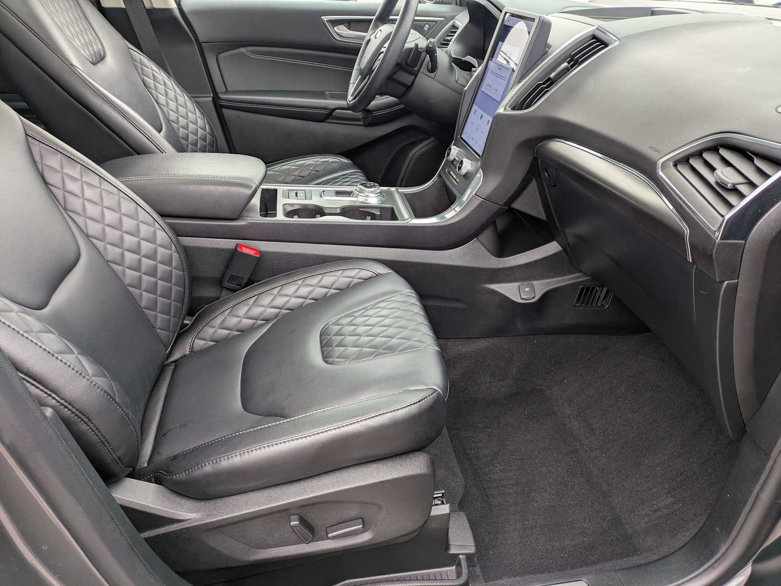 Thumbnail: 2023 Ford Edge - 22