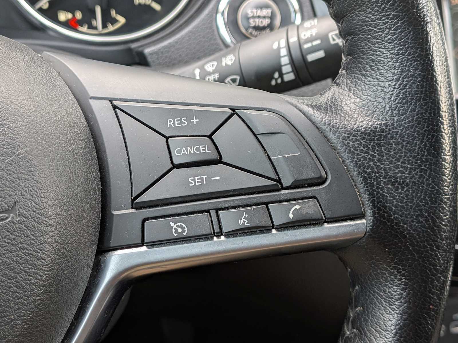 Thumbnail: 2021 Nissan Rogue Sport - 24