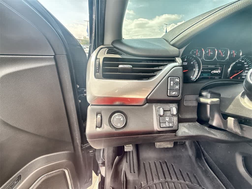 Thumbnail: 2019 Chevrolet Tahoe - 16