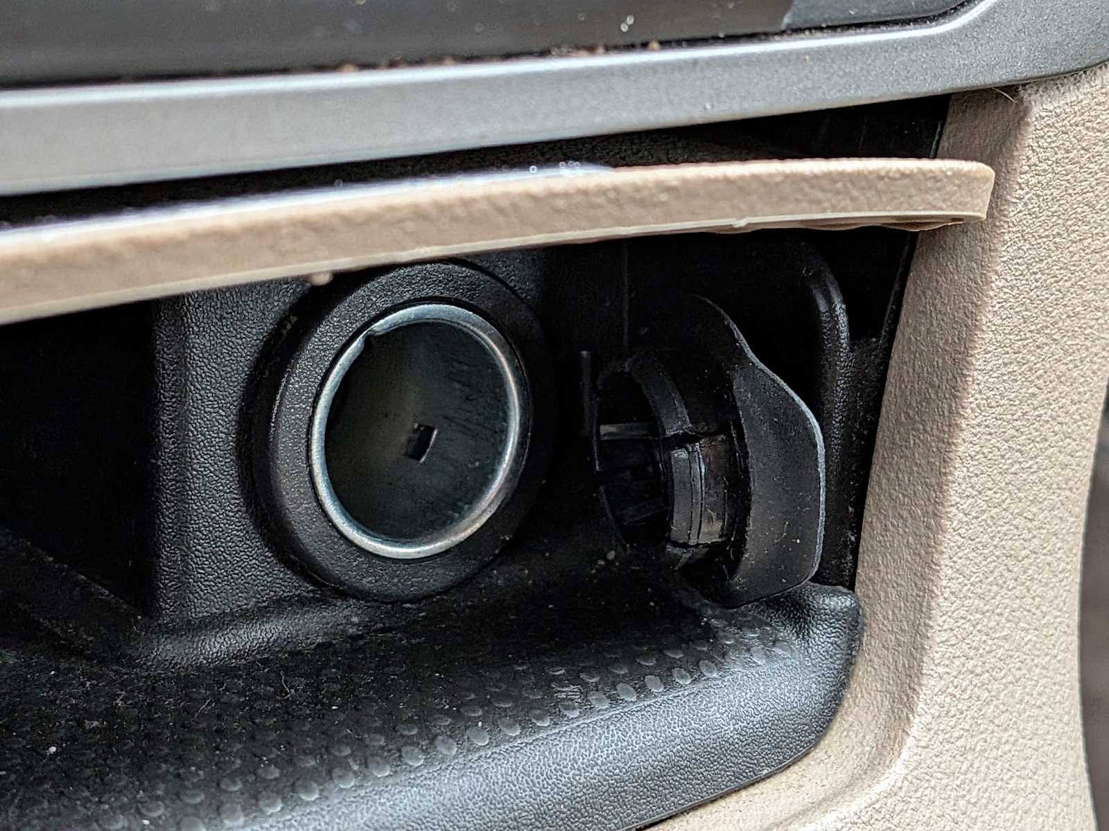 Thumbnail: 2012 Chevrolet Malibu - 30