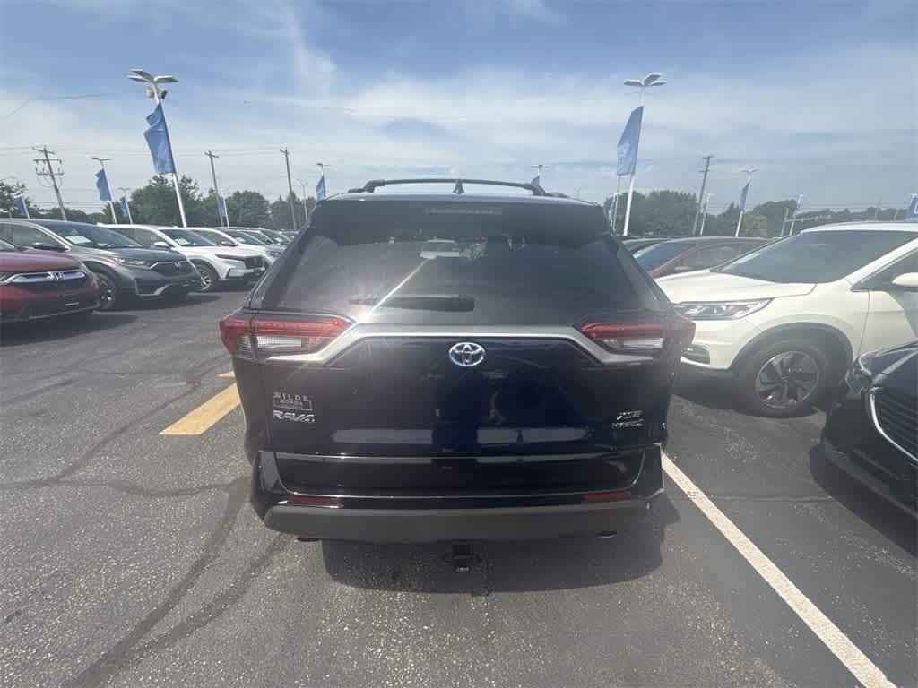 Thumbnail: 2021 Toyota RAV4 - 12