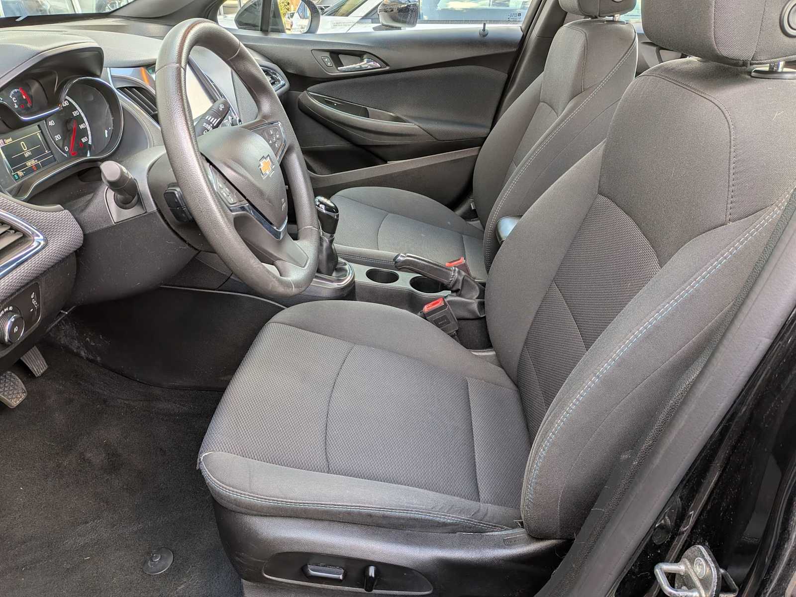 Thumbnail: 2017 Chevrolet Cruze - 20