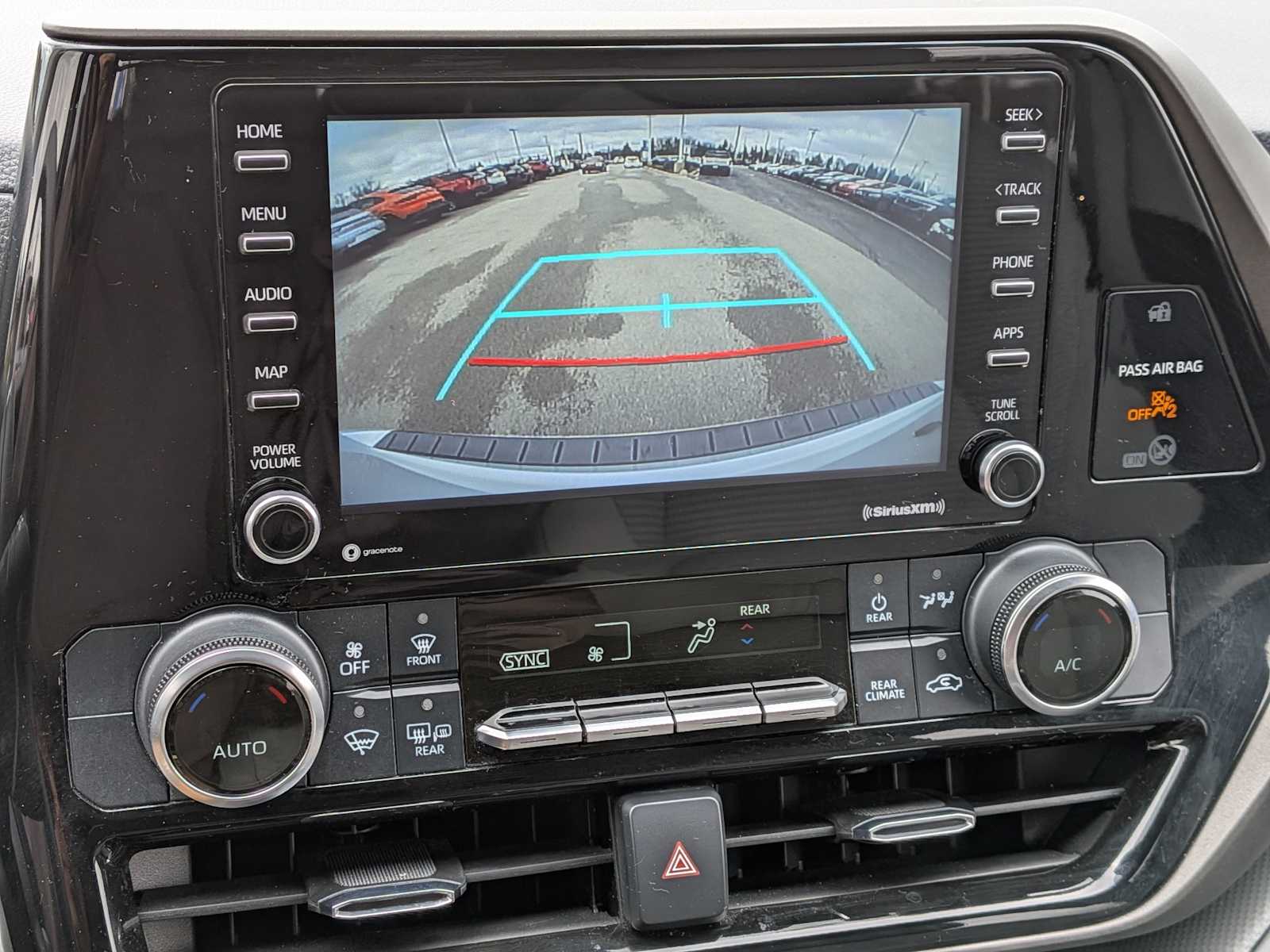 Thumbnail: 2022 Toyota Highlander - 27