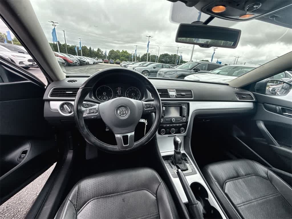 Thumbnail: 2013 Volkswagen Passat - 14