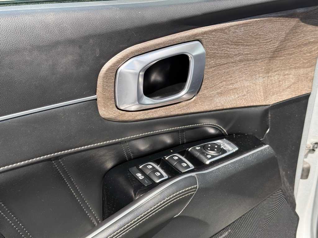 Thumbnail: 2021 Kia Sorento - 16