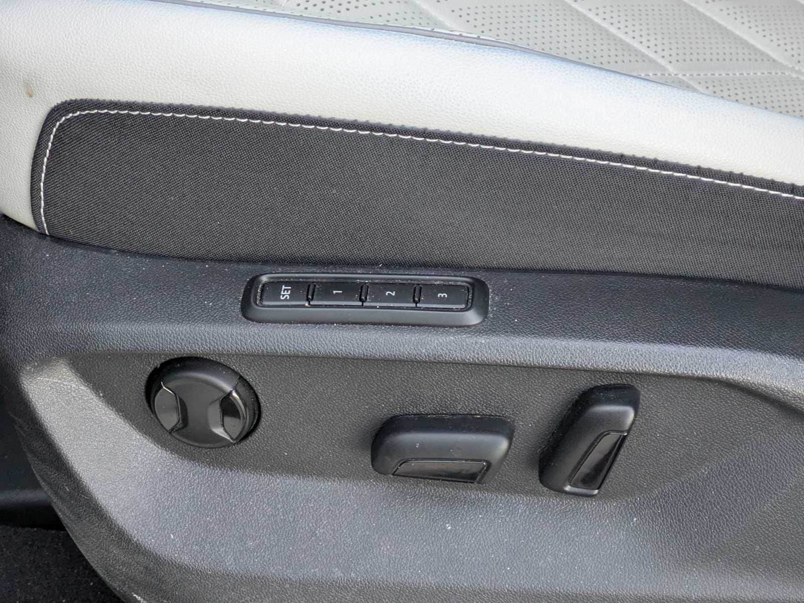 Thumbnail: 2024 Volkswagen Atlas - 16