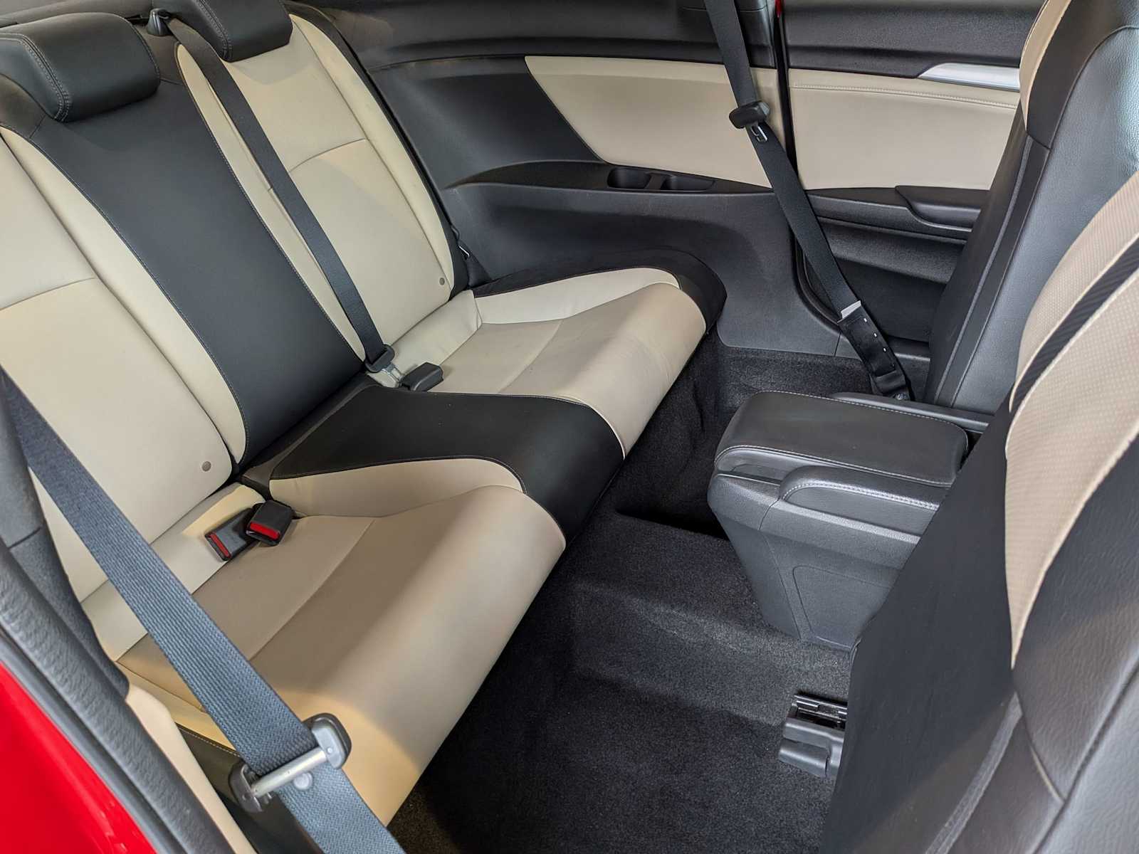 Thumbnail: 2016 Honda Civic - 18