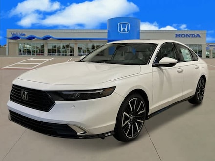 Shop New 2025 Honda Accord Hybrid Touring Sedan For Sale or Lease Near Milwaukee
