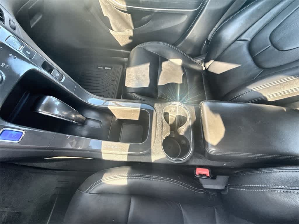 Thumbnail: 2013 Chevrolet Volt - 26