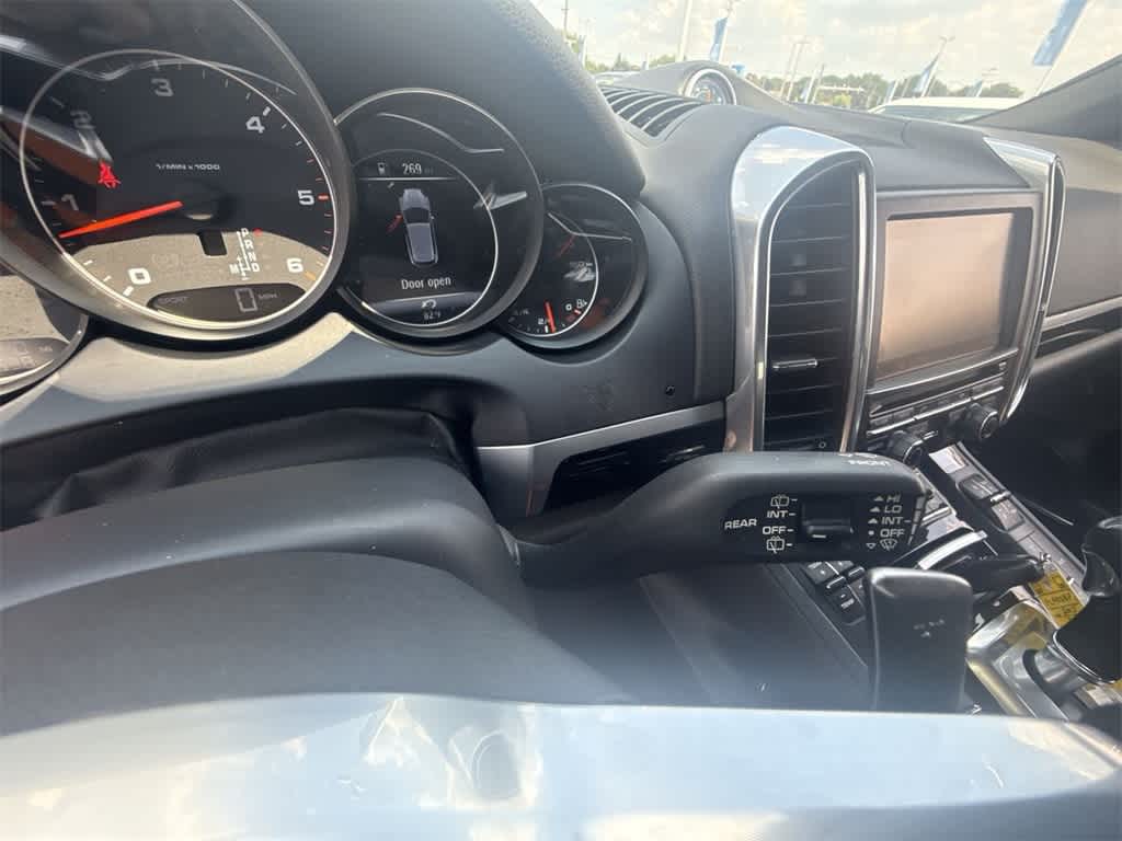 Thumbnail: 2015 Porsche Cayenne - 25