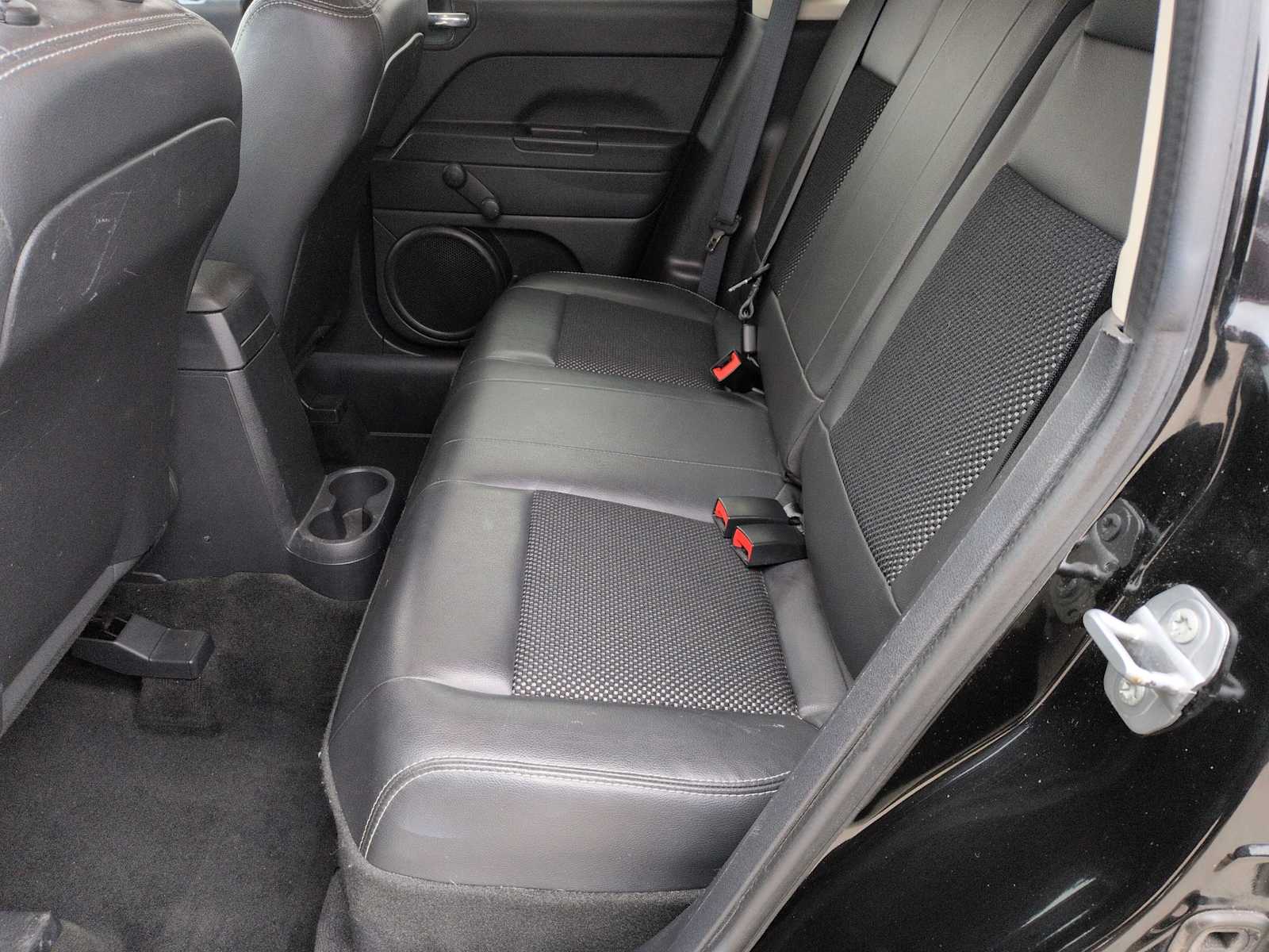 Thumbnail: 2015 Jeep Compass - 18