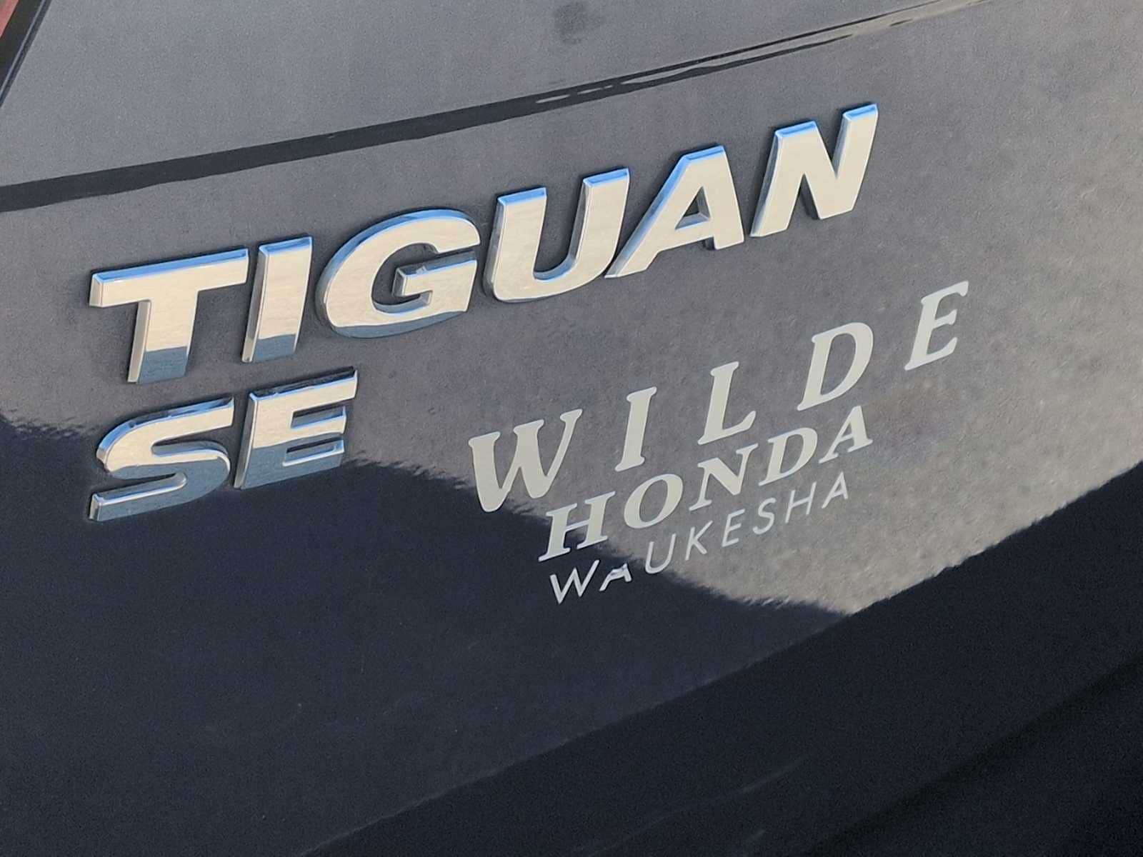 Thumbnail: 2021 Volkswagen Tiguan - 12