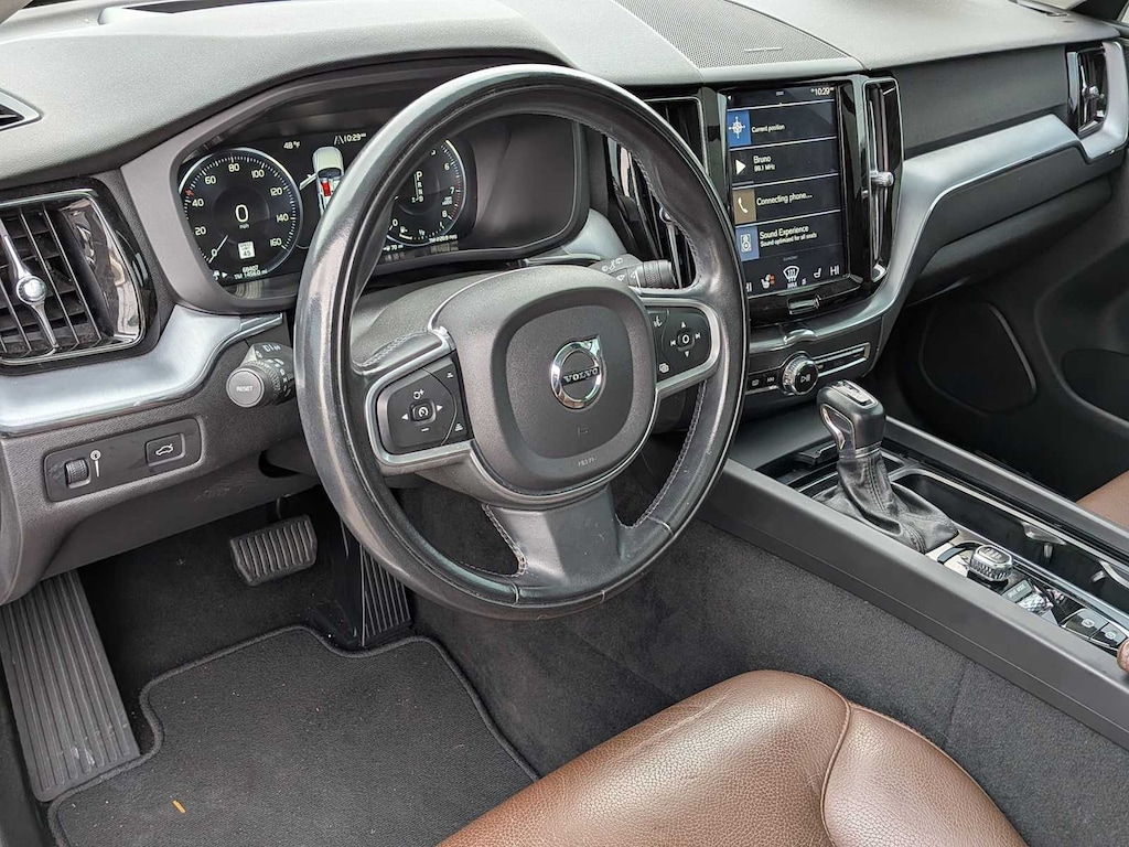 Used 2020 Volvo XC60 T5 Momentum SUV