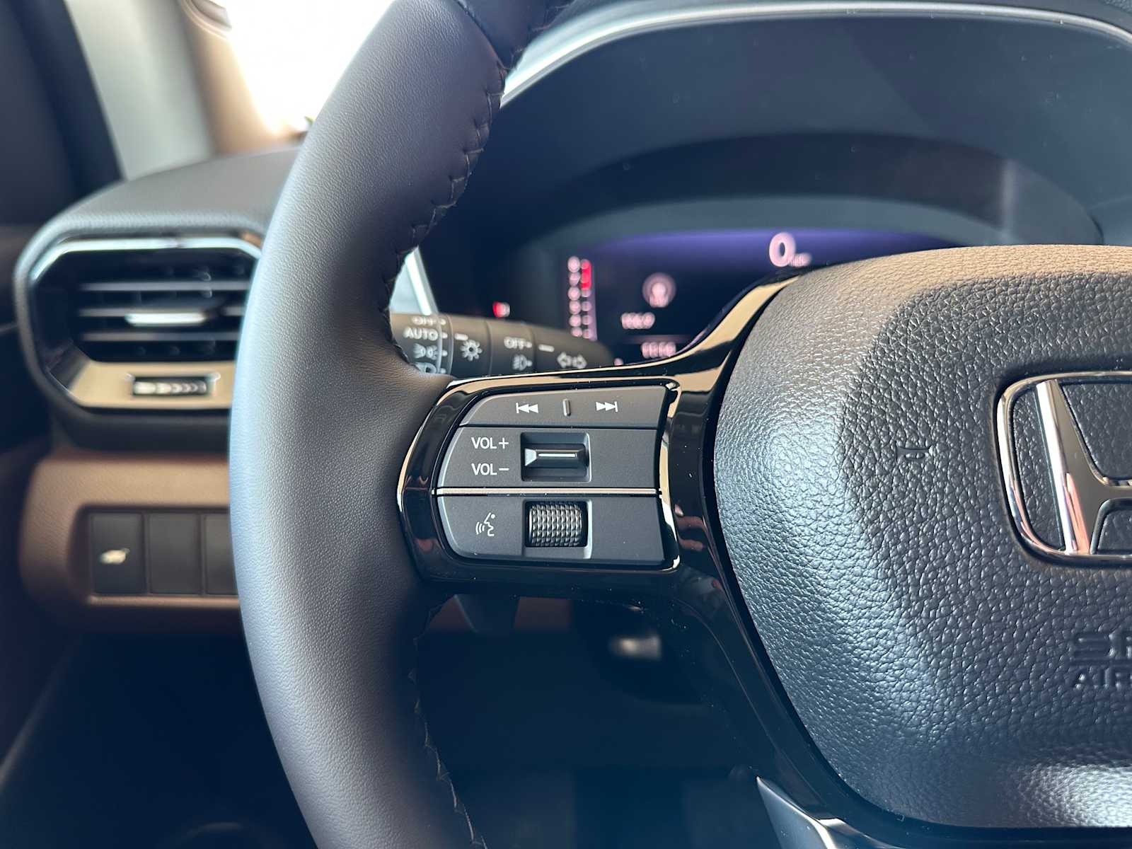 Thumbnail: 2026 Honda Pilot - 15