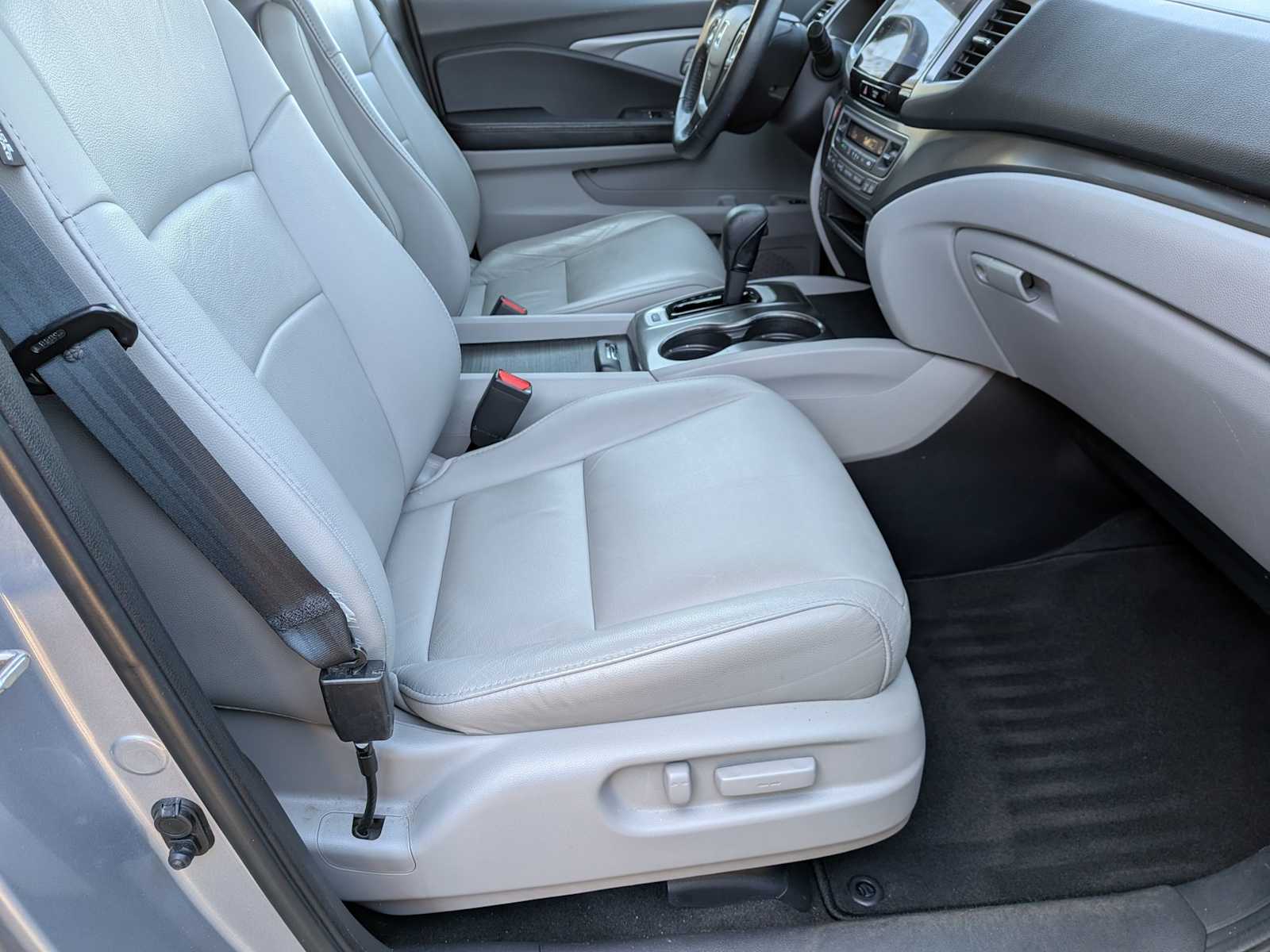 Thumbnail: 2018 Honda Pilot - 21