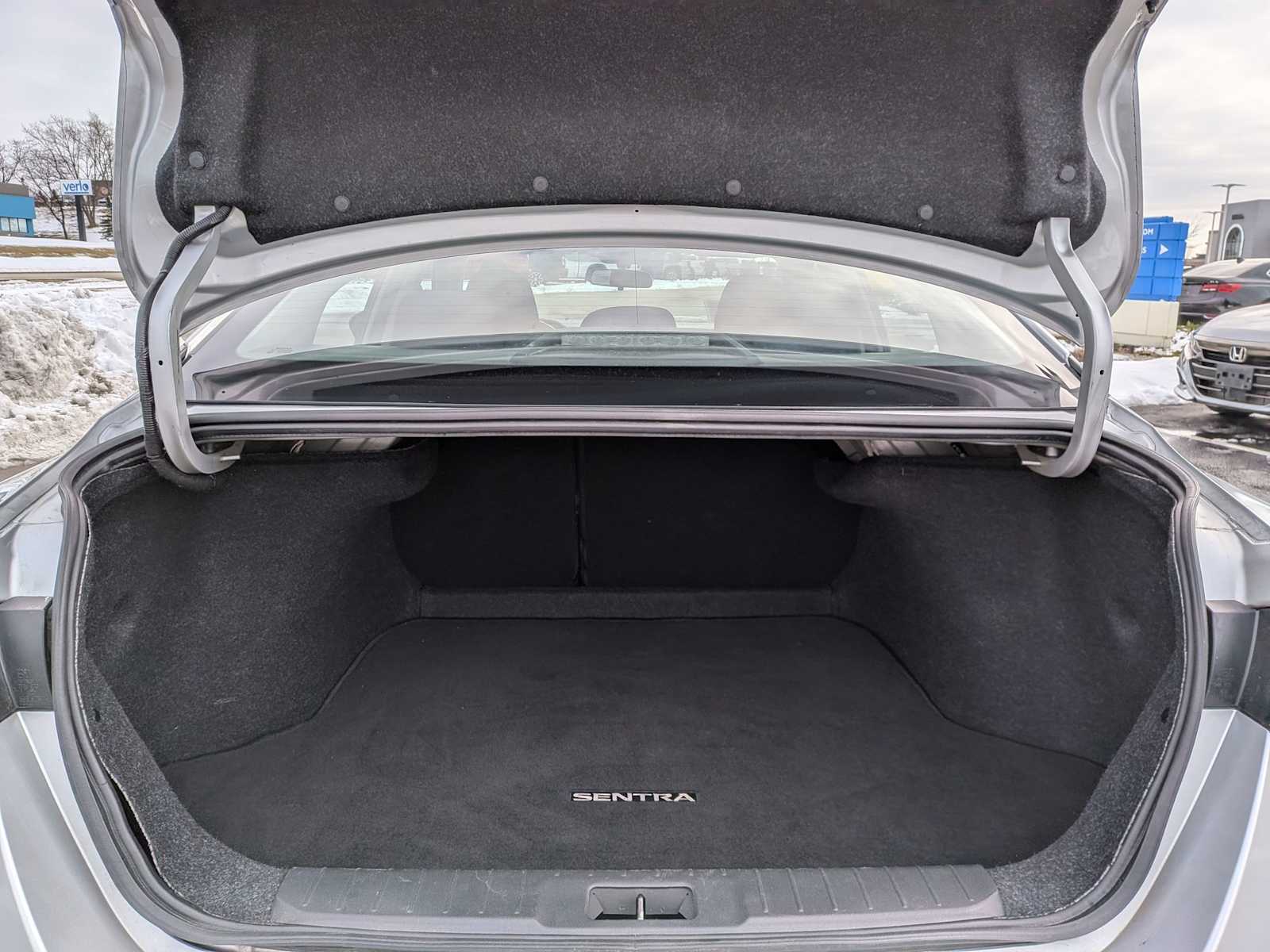 Thumbnail: 2021 Nissan Sentra - 28