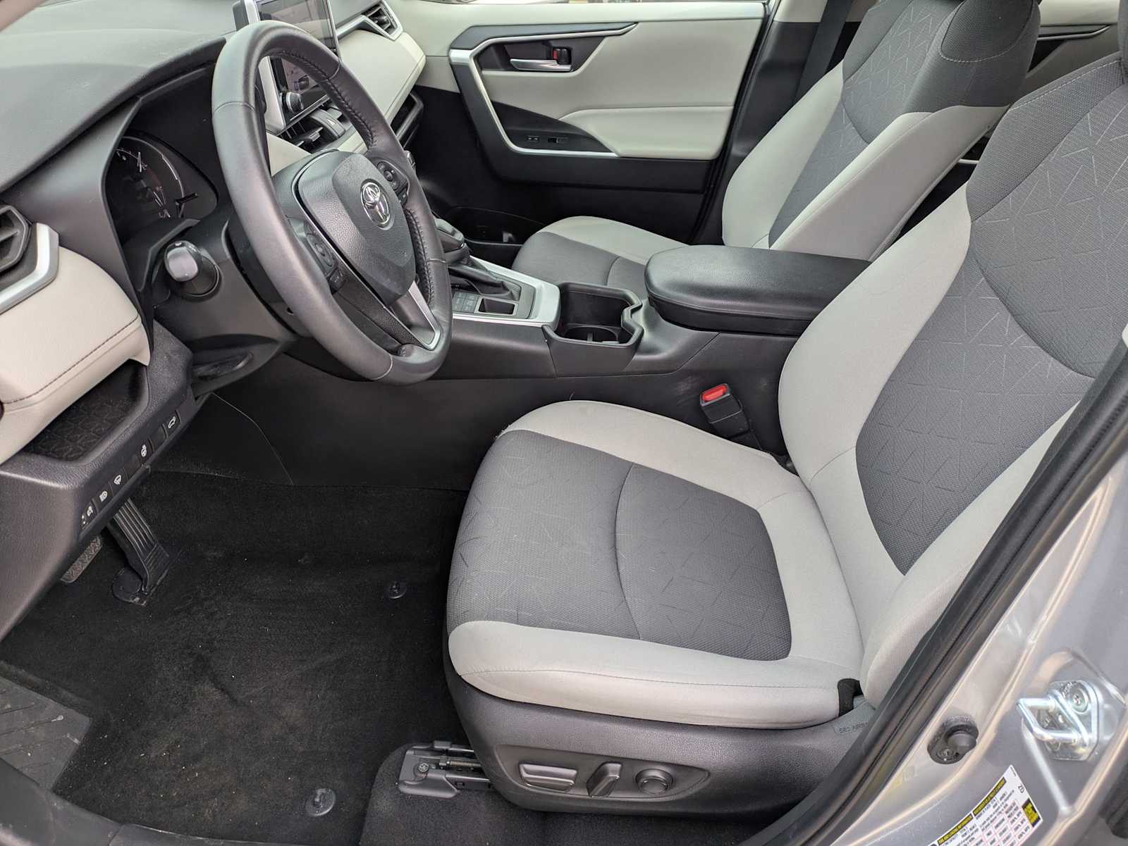 Thumbnail: 2023 Toyota RAV4 - 15